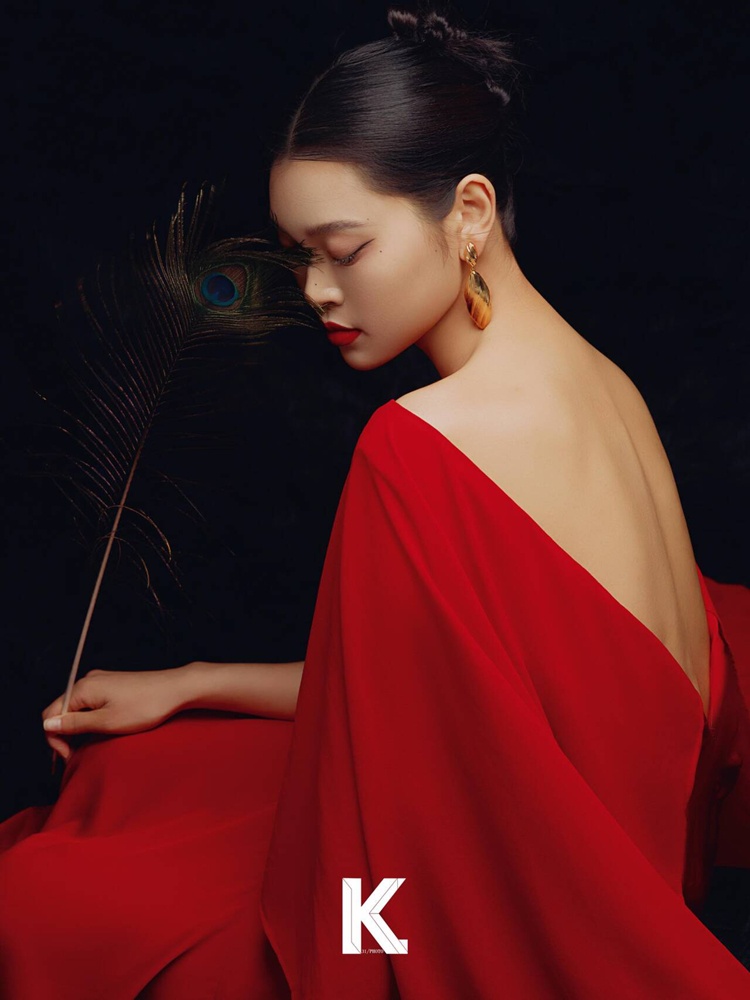 2026년 신상 패션 고급 레드 감성 레트로 스튜디오  - Ethnic Fashion Studio 리뷰 및 가격