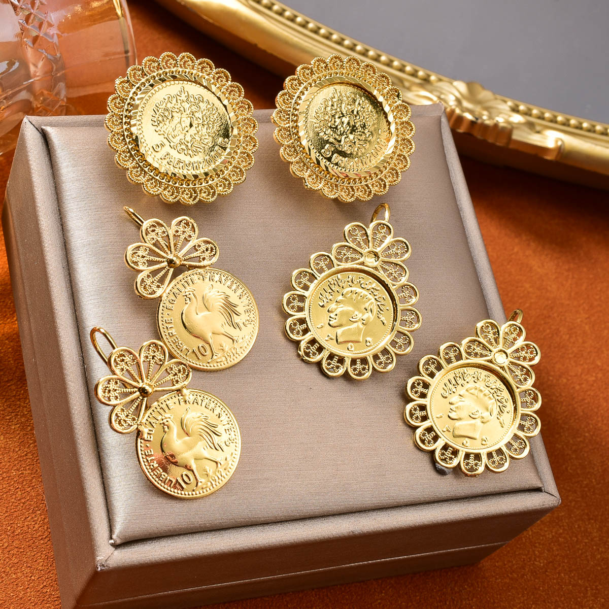 골드 코인 댕글 스터드 귀걸이 여성용 18K 금도금 속 - Ethnic Fashion Jewellery 리뷰 및 가격